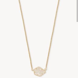 NWT Kendra Scott Tess Gold Pendant Necklace in Iridescent Drusy
